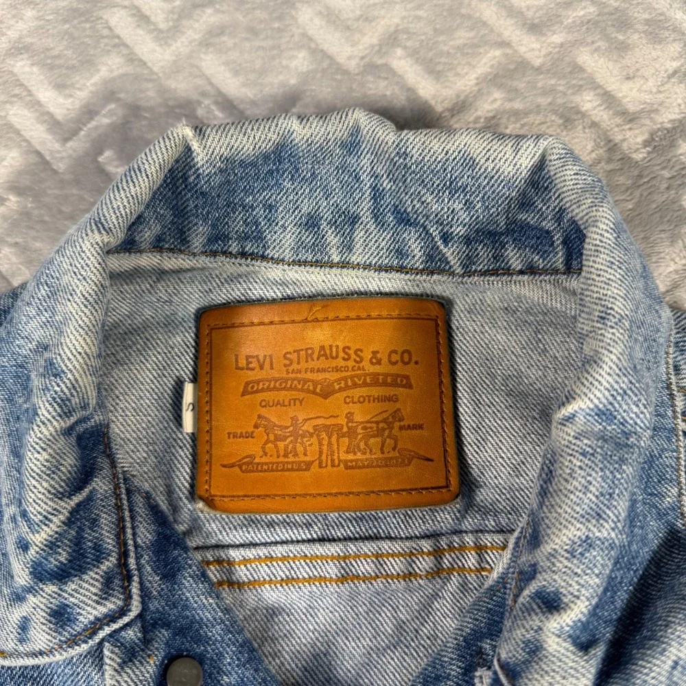 Levi's Trucker Jacket Mens Small Light Wash Denim Y2K Distressed Orange Tab - Picture 5 of 9
